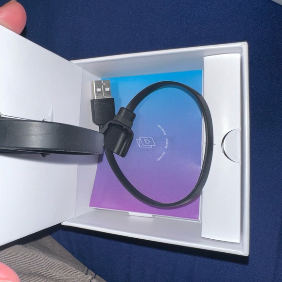 Bond Touch Bracelet with sport band included - Picture 2 of 6